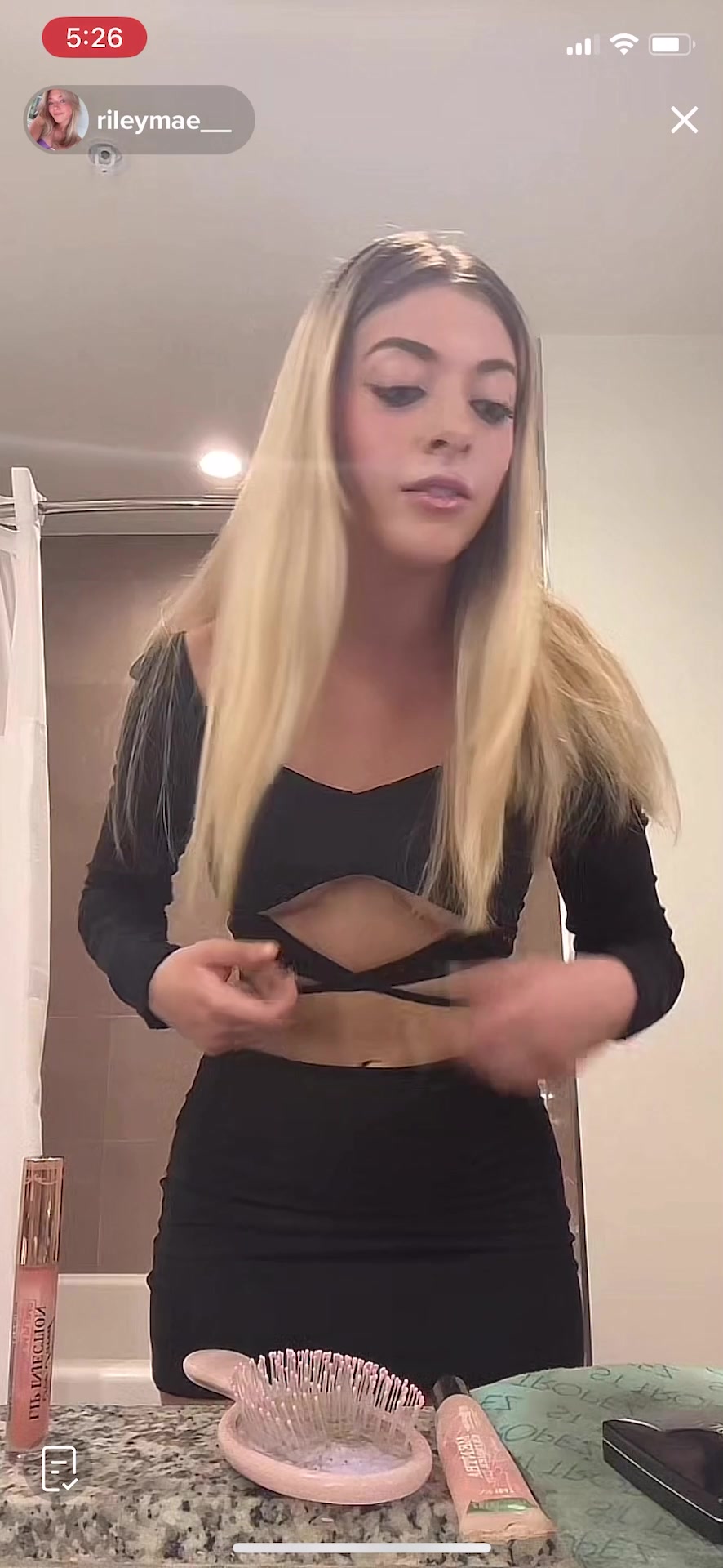 Riley Mae Show Boobs on stream Onlyfans !!!